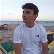 Insegnante di Fisica, Logica e Chimica. Studente primo anno di universitá di biotecnologie